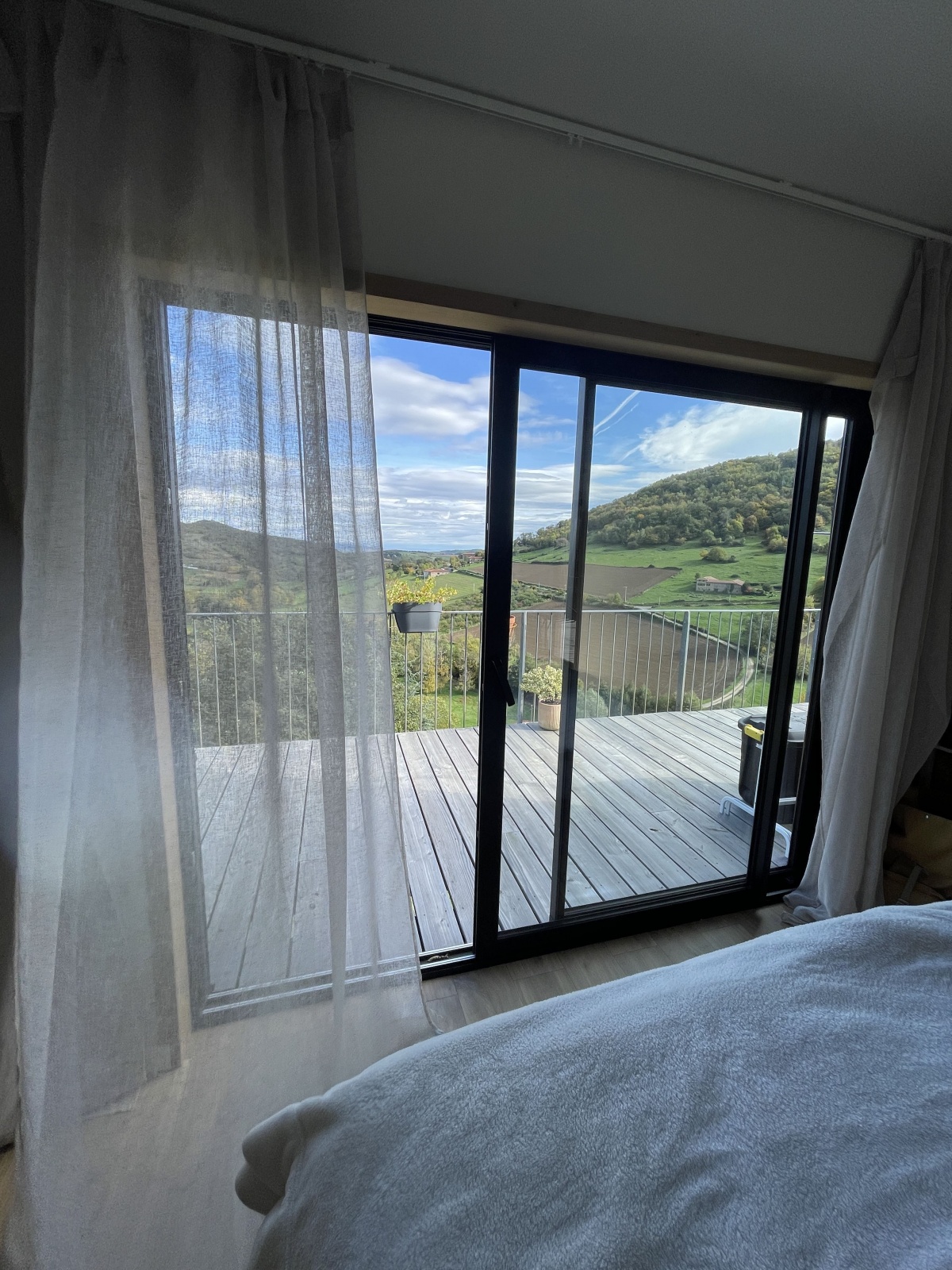 Maison suspendu : Chambre 