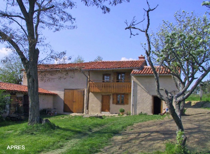 Renovation d'une ancienne ferme  galerie en gte de caractre : Maison  galerie aprs